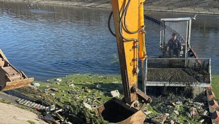 12 metreküp atık denize ulaşmadan toplandı