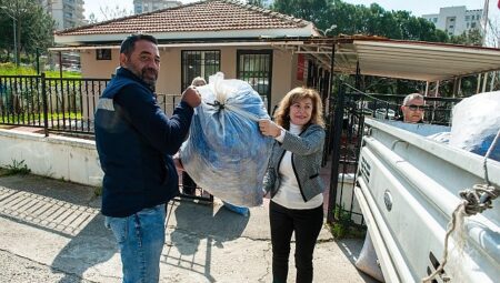 Aliağa’dan Karşıyaka’ya iyilik köprüsü:   “Mavi Kapak” kampanyasına 200 kilogramlık destek