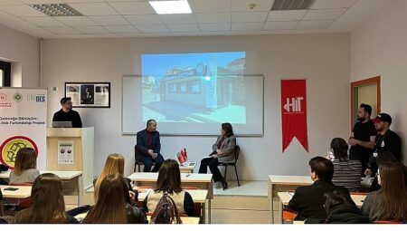 Atıklar KOÜ’de sanata dönüştü