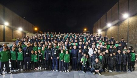 Başkan Büyükakın, Hodri Meydan İftarı’nda konuştu:     “Kocaelispor çok daha iyi yerlerde olacak”