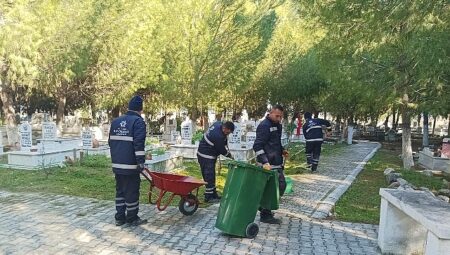 Başkan Çerçioğlu’ndan Mezarlıklarda Ramazan Bayramı Öncesi Temizlik Çalışması