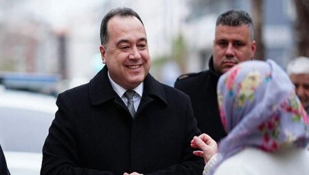 Başkan Dutlulu, Ramazan’ın Son İftarında Muradiye Sakinleriyle Buluştu