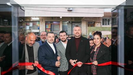 Başkan Görkem Duman, Buca Yardımlaşma Derneği ‘nin açılışını gerçekleştirdi