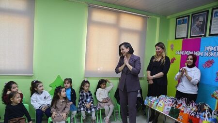 Başkan Kınay “Her Emeğiniz Karabağlar’a Değer Katıyor”