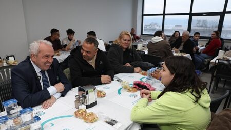 Başkan Şadi Özdemir, vatandaşlarla iftarda buluştu