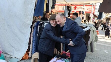 Başkan Selçuk Yıldız’dan Bayram Sonrası Pazar Ziyareti: ‘Hemşehrilerimizle Gönül Gönüleyiz
