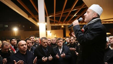 Bayrampaşa’da kardeşlik yürüyüşü