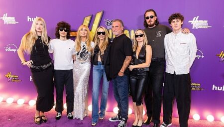 Bir Nesli Tanımlayan İkonik Karakter Hannah Montana Geri Döndü