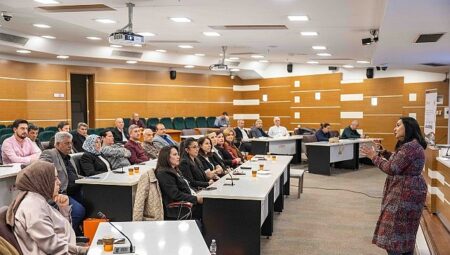 Bornova Muhtarlar Akademisi tamamlandı