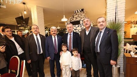 Büyükakın şehit aileleri, gazi ve yaşlılar ile bir araya geldi