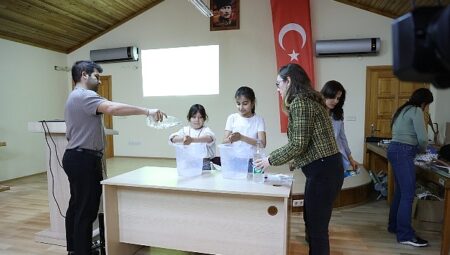 Büyükşehir Belediyesi çocuklara suyun önemini anlatıyor