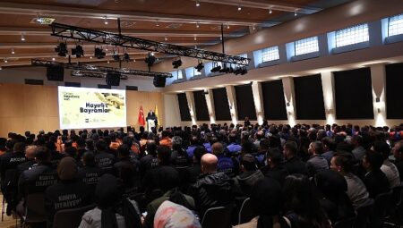 Büyükşehir Çalışanlarıyla Bayramlaşan Başkan Altay: “Biz Büyük ve Güçlü Bir Aileyiz”