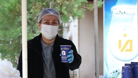 Büyükşehir üniversite öğrencilerinin yanında