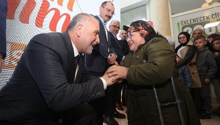 Canik’te Bayram Coşkusu: Vatandaşlar Doldu Taştı 