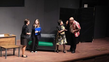 Dikili’de 27 Mart Dünya Tiyatro Günü Coşkusu