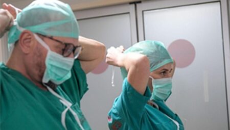 Doğdukları hastanede şifa dağıtıyorlar