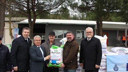 İBB’den Çiftçilere Tohum ve Hasat Makinesi Desteği