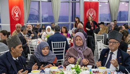 İstiklal Marşı’nın kabulünün 105. yılında Bornova’da birlik ve minnet duyguları aynı sofrada buluştu