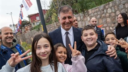 İzmir’de kadın ve çocuk odaklı sosyal politikalar güçleniyor