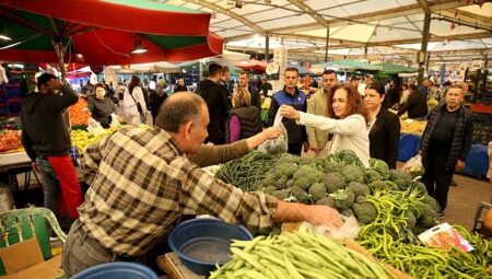 Karşıyaka’dan çocukları şiddet sarmalından koruyacak tarihi karar:  Pazar yerlerinde kesici alet satışına son!