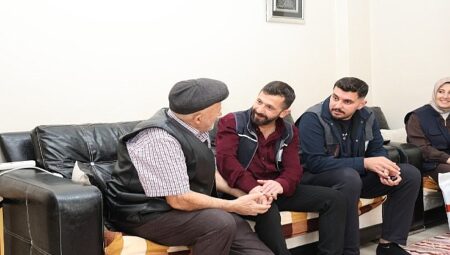 Kartepe’de Alo Evlat Sağlık Kulübü Yaşlıları Unutmadı