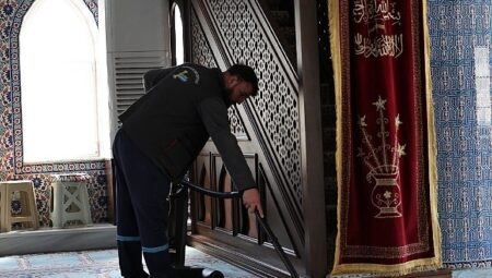 Kartepe’de Camilerde Bayram Mesaisi