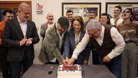 Kocaeli’de tiyatro rüzgarı hep esecek