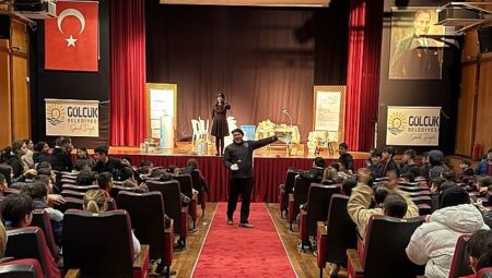 Kütüphaneler Haftası’nda Öğrencilere Tiyatro Keyfi