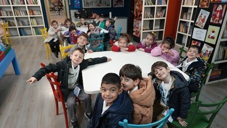 Maltepe’de minikler kütüphane haftasında kitaplarla buluştu
