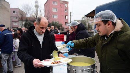Osmangazi Belediyesi Ramazan Bereketini Sırameşeler’e Taşıdı