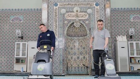 Osmangazi’de Camilerde Bayram Temizliği