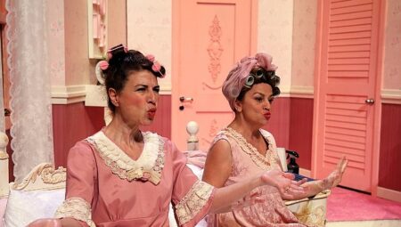 Şehrin Tiyatrosu ‘Yatak Odası Komedisi’ Oyunuyla Güngören’de