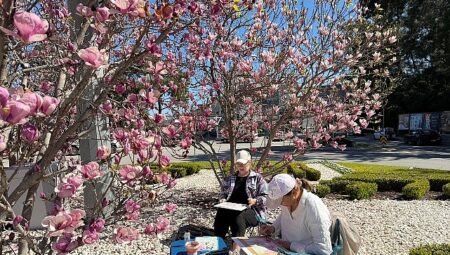 Turistler Kemer’de manolyaları resmediyor