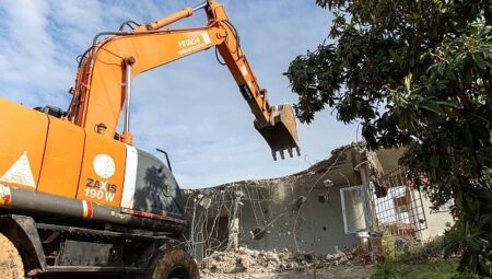 Vatandaş istedi, Yenişehir Belediyesi yıktı