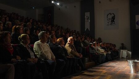 “Yaralarım Aşktandır” Didim’de Büyük İlgiyle Karşılandı