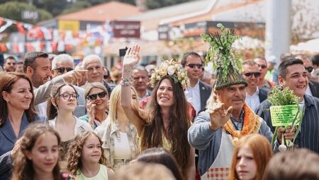 15. Uluslararası Alaçatı Ot Festivali yüz binlerce kişiyi ağırladı