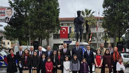 23 Nisan Ulusal Egemenlik ve Çocuk Bayramı Gölcük’te Törenle Kutlandı