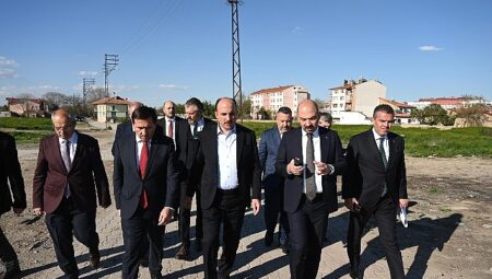 Başkan Altay, Başkan Kılca ve Genel Müdür Yılmaz Akçeşme Kentsel Dönüşüm Alanı ve Kadınlar Pazarı’nı İnceledi