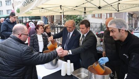 Başkan Aydın’ın Cuma Durağı Muradiye Mahallesi Oldu