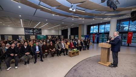 Başkan Büyükakın şairler ile Şiir Akşamı’nda buluştu;  “Kocaeli’yi kültürden sanattan ayrı düşünemeyiz”