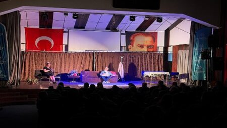 Başkan Çerçioğlu Vatandaşları Tiyatro ile Buluşturmaya Devam Ediyor