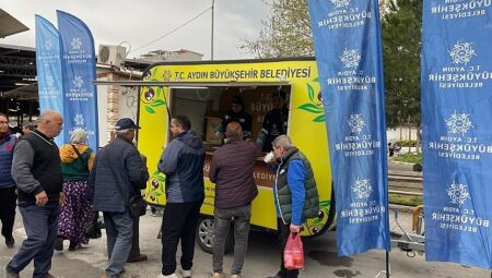 Başkan Çerçioğlu Vatandaşların ve Pazarcı Esnaflarının Yanında Olmaya Devam Ediyor