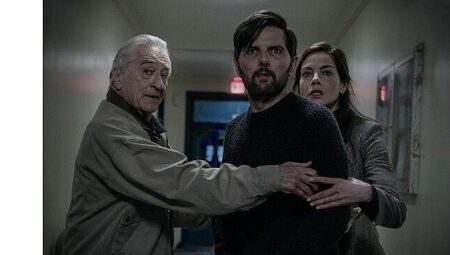 Başrollerinde Robert De Niro, Michelle Monaghan ve Adam Scott’ı buluşturan Fısıltı Adam, 28 Ağustos’ta Netflix’te.