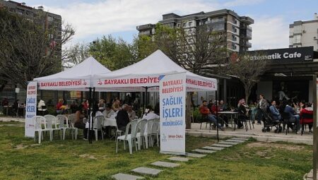 Bayraklı’da Sağlık Haftası’nda Sağlık Hizmeti Vatandaşla Buluştu
