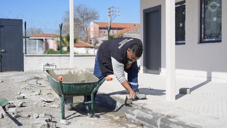 Burhaniye Belediyesi Fen İşleri Ekipleri Çalışmalarını Kesintisiz Sürdürüyor