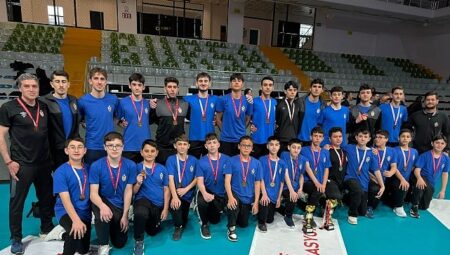 Bursa Voleyboluna İnegöl Belediyespor İmzası