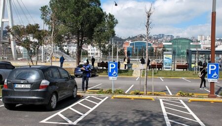 Büyükşehir Zabıtası’ndan çift taraflı parka müdahale