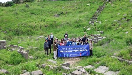Çeşme Belediyesinden otizm farkındalık yürüyüşü