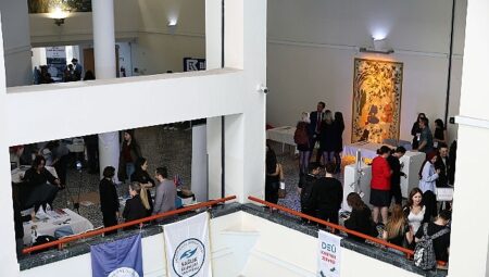 DEÜ Sağlık’26 Kariyer Zirvesi Başladı