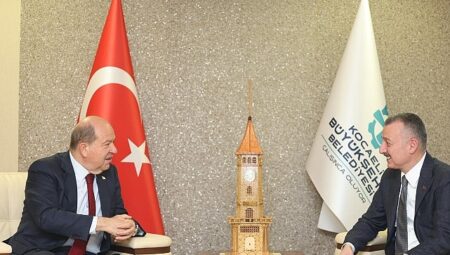 Ersin Tatar, Başkan Büyükakın’a konuk oldu